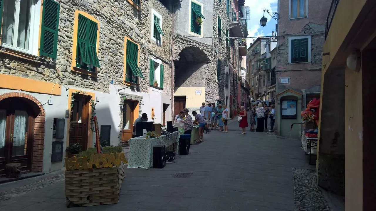 Apartment Medieval Village Isolabona